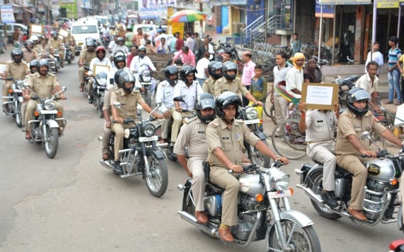 रैली निकालकर वाहन चालकों को किया जागरूक