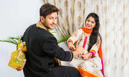 raksha bandhan 2017 raksha bandhan muhurat, date and time and chandra grahan or moon eclipse