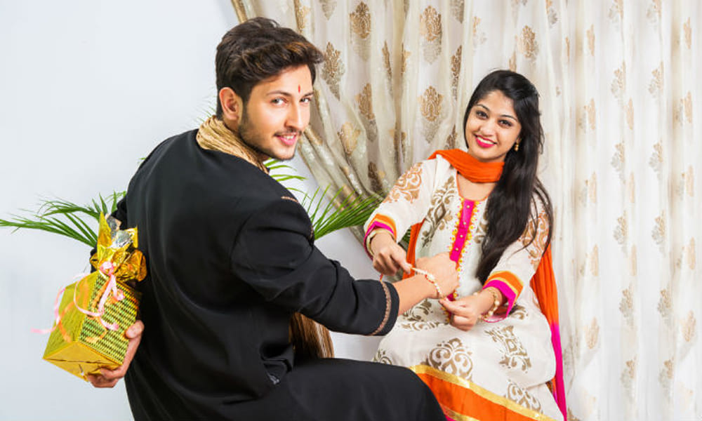 raksha bandhan 2017 raksha bandhan muhurat, date and time and chandra grahan or moon eclipse