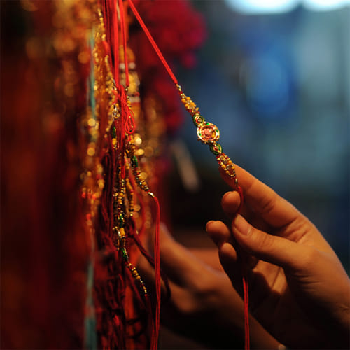 Raksha Bandhan: according to bhavishya purana first rakhi was tied by a wife to her husband