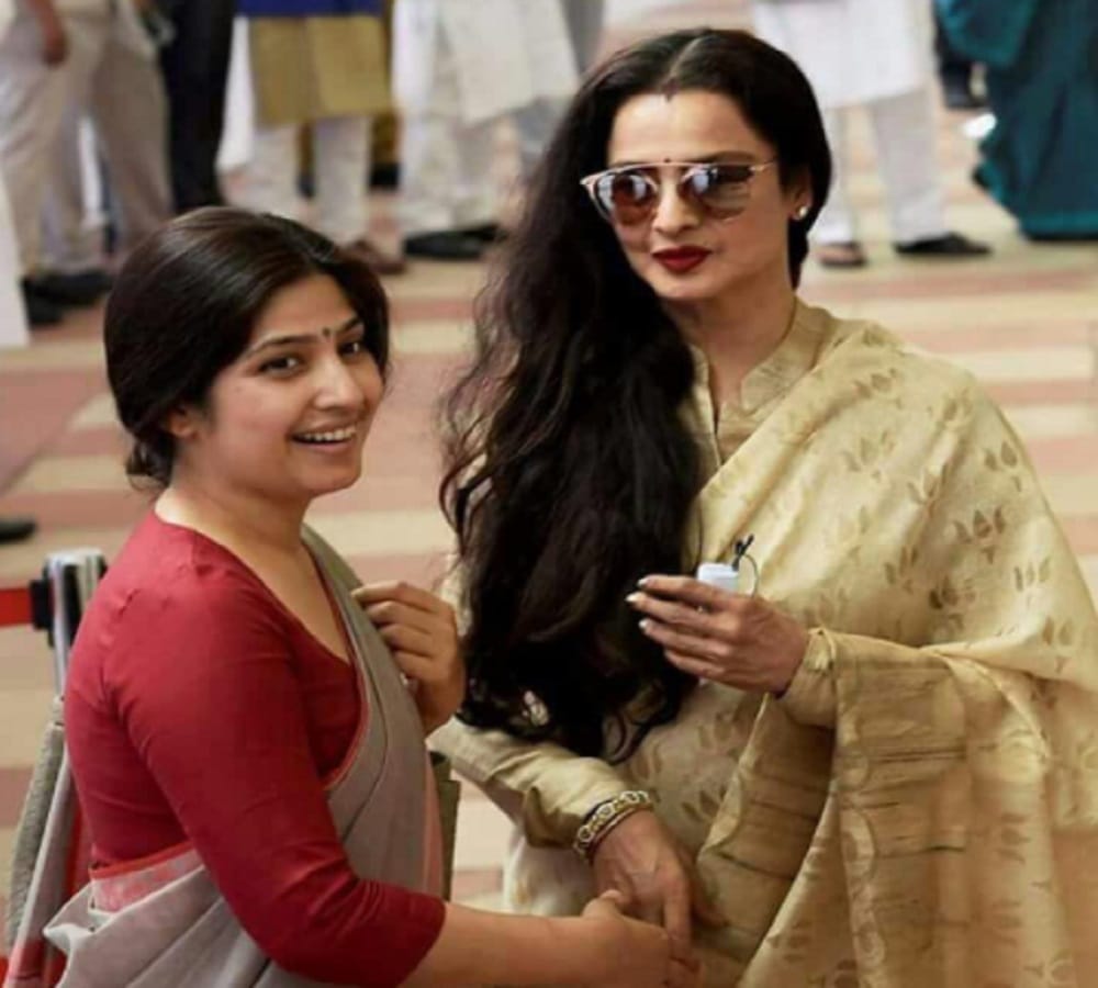 Bollywood actress and Rajya Sabha MP Rekha pictures goes viral on internet 