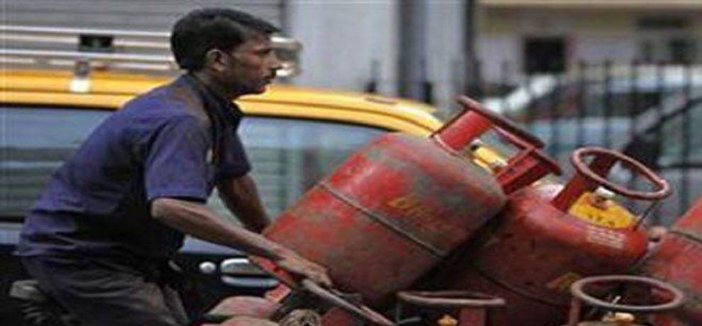 toll free number to check lpg cylinder subsidy