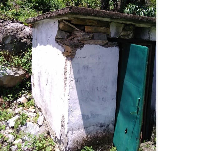 Tannery is not in high school, toilet