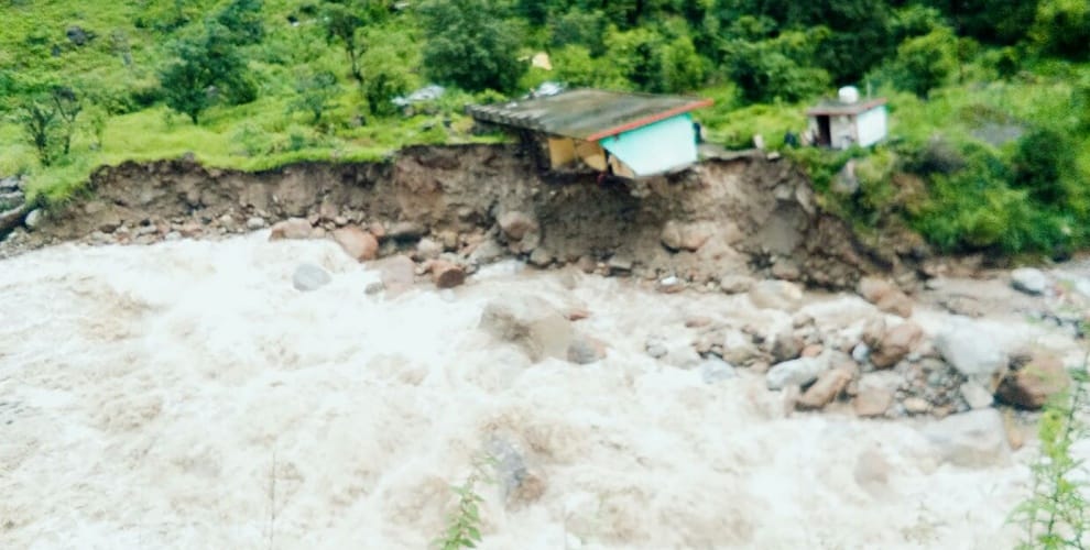 Himachal Cloudburst in Kullu district damages houses