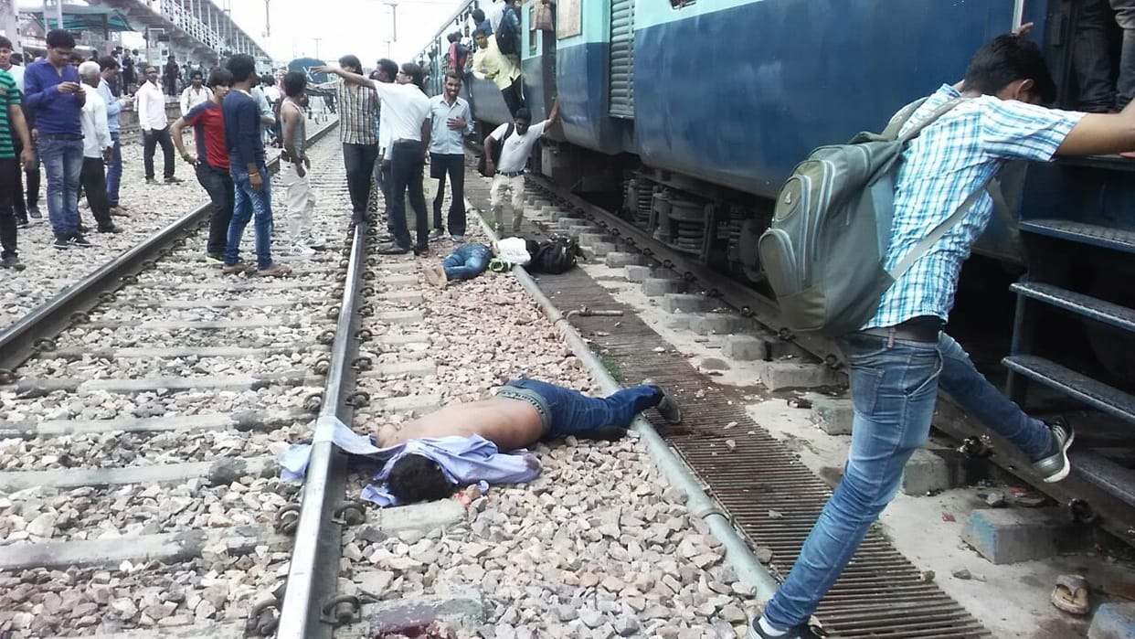 Accident in sawai madhopur station, fiive people dead
