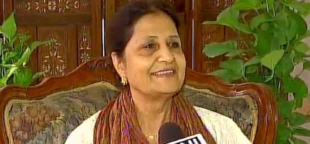 pakistani sister Qamar Mohsin Shaikh, who has been tying Rakhi to modi from 36 years 