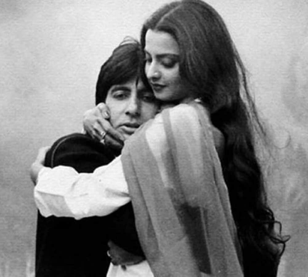 rekha hugged jaya bachchan in parliament but jaya not replied to her