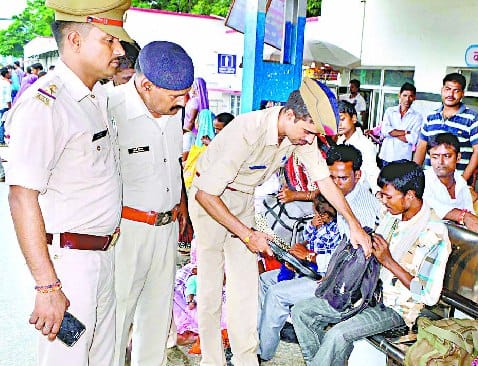 Police alert about snatching and tampering on Rakshabandhan