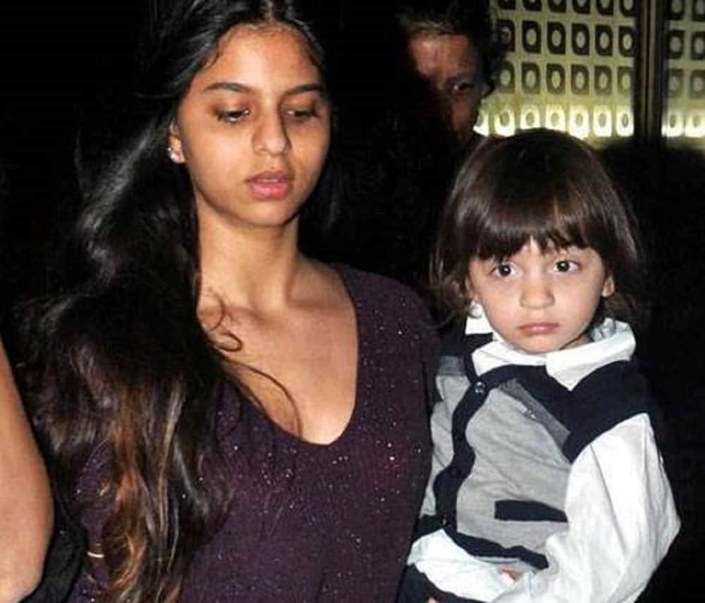 shahrukh khan's son AbRam and daughter Suhana are enjoyed on his 26th anniversary in mumbai