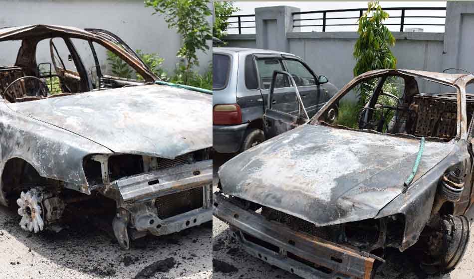 woman abducted and ride hours in delhi crowed burnt the car