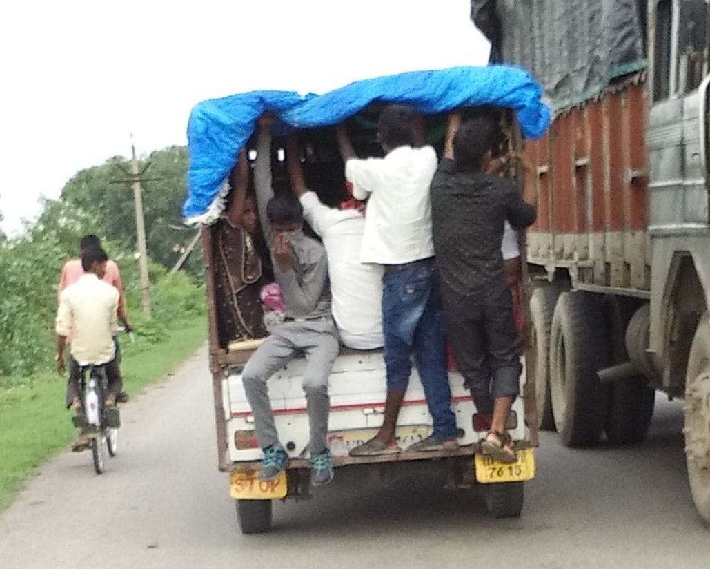 डग्गामार वाहन चालकों में नहीं है पुलिस का खौफ