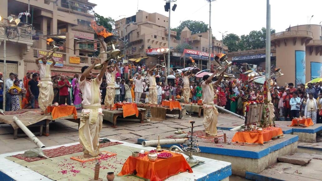 Migrants will see ganga aarti by cruise and ship in varanasi