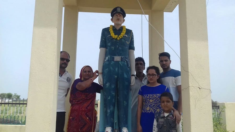every year is tied on the wrist of the martyrs Rakhi