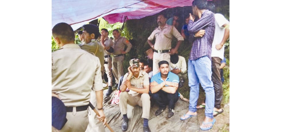 Himachal Chamba student body found hanging from tree