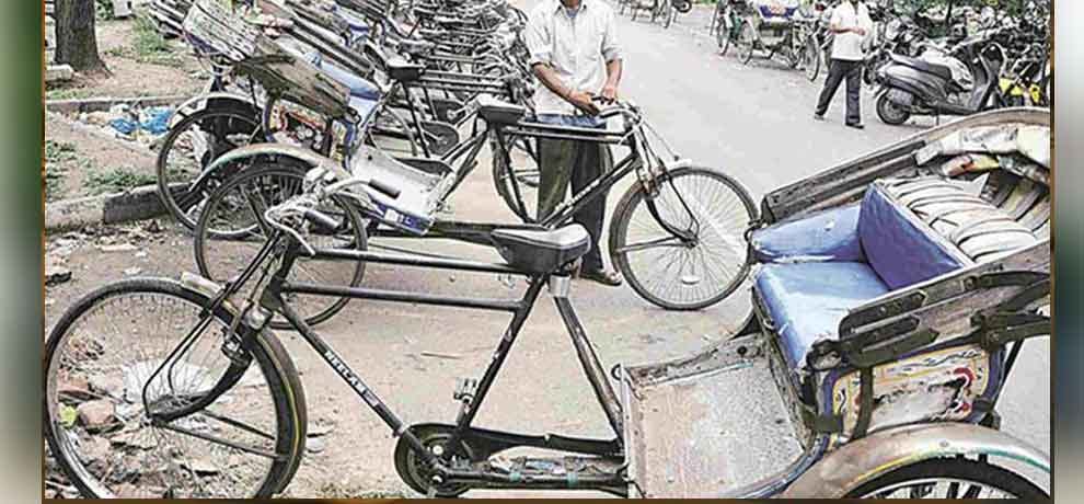 cycle rickshaw is inhuman it should be removed from delhi road