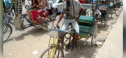 cycle rickshaw is inhuman it should be removed from delhi road
