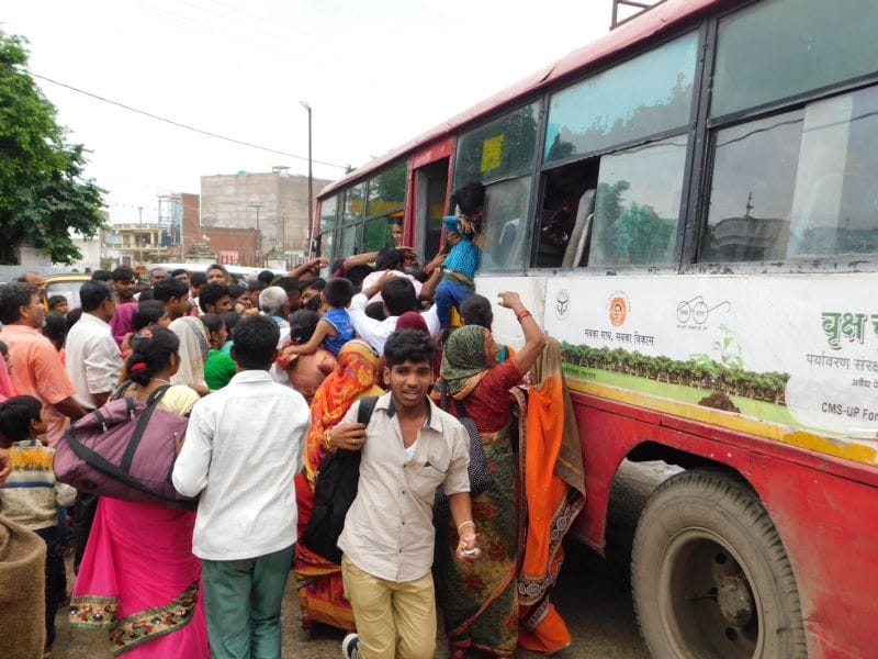 मुफ्त यात्रा से खिले महिलाओं के चेहरे