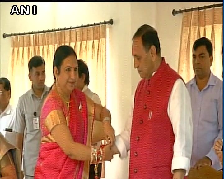 Raksha Bandhan Celebration from Ramnath Kovind to Lalu prasad yadav
