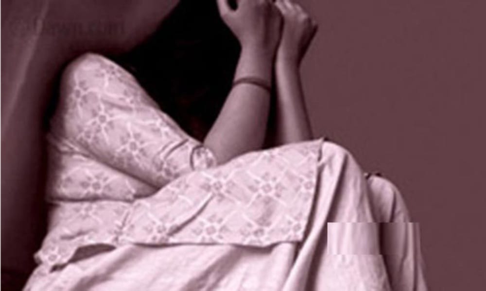 man use to lock his wife for whole day in gurugram, case filed against him