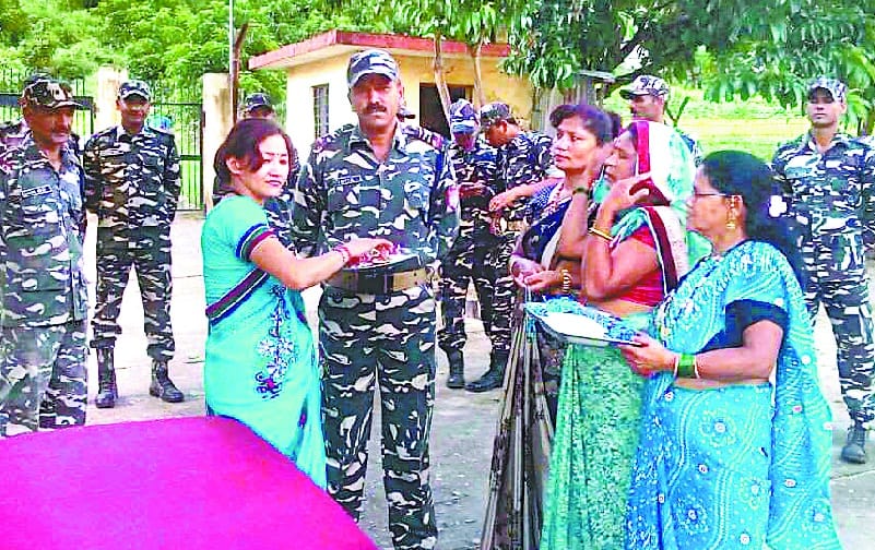Rakhi bandh to the jawans of the security forces