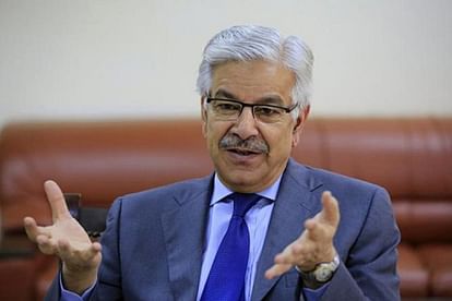 Pakistan Pak Defence Minister Asif Said Pakistan Finance Ministry Lacks Of Funds For Elections News in Hindi