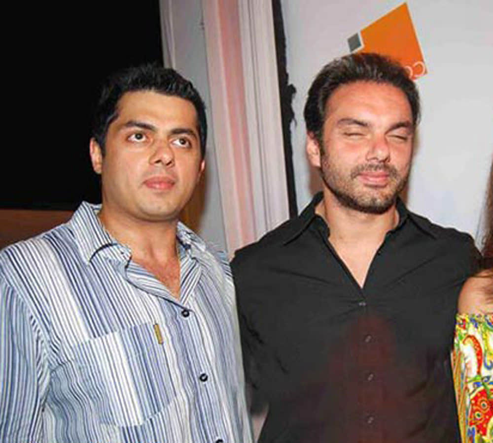Sonakshi Sinha And Ex-Boyfriend Bunty Sajdeva Awkward Encounter at arbaz khan birthday party