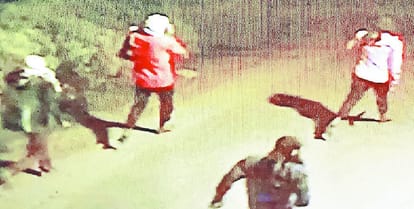 BSP leader robbed in Kothi, crooks shot policemen
