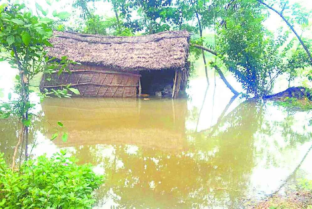 3.29 lakh cusec water left in Ghaghra