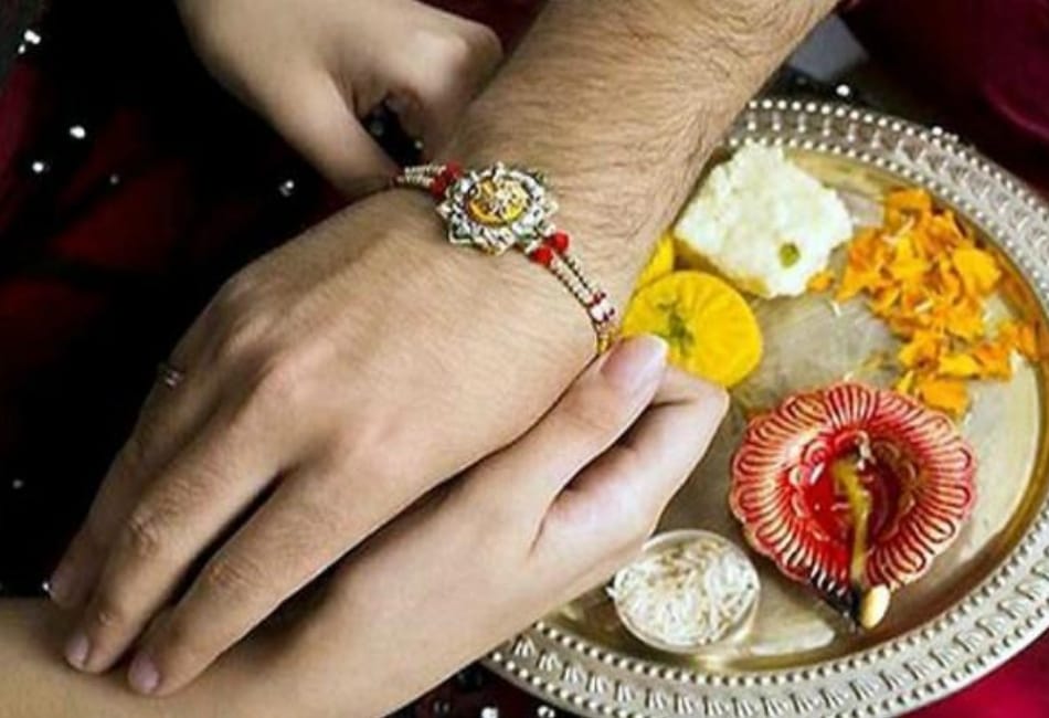  girl commits suicide in brother house on raksha bandhan in noida 