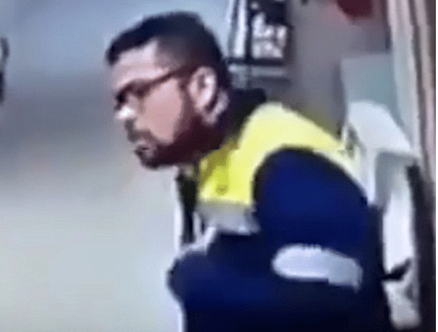 shocking footage The doctor kicked a pregnant woman stomach