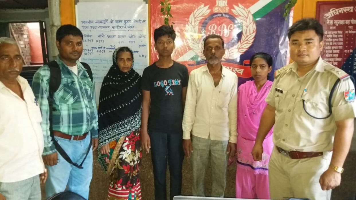 असलहा तश्कर को पुलिस ने पकड़ा