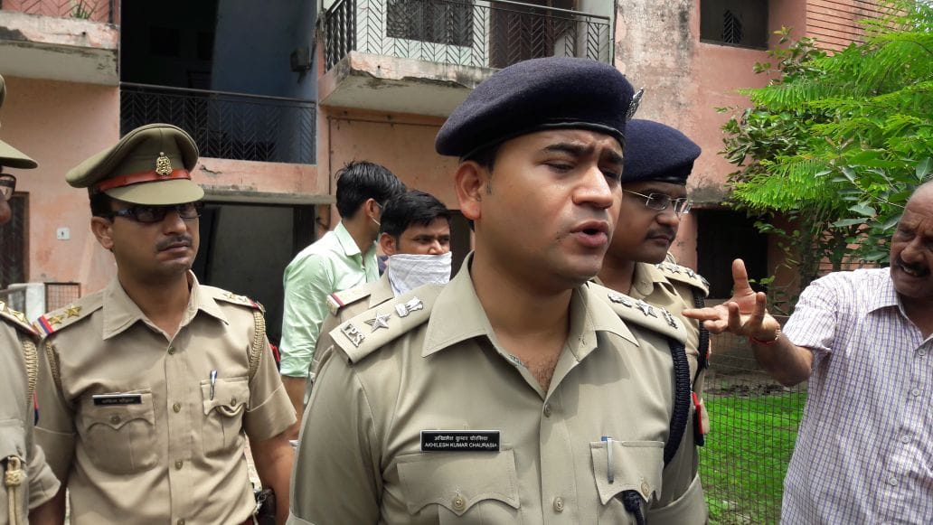 etah police found love affair in junior engineer murder