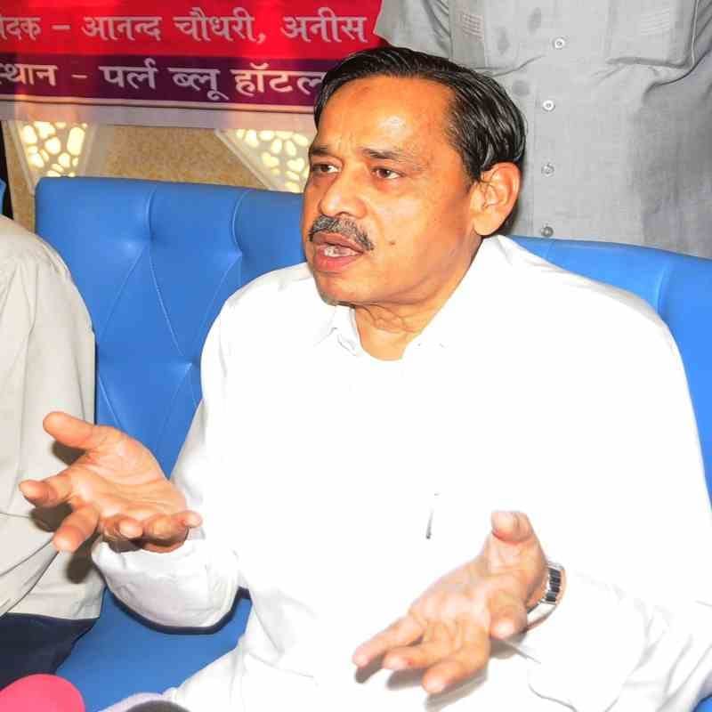 naseemuddin blames mayawti for mone earning in agra