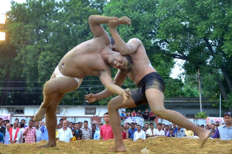  wrestling in a college in Lucknow.