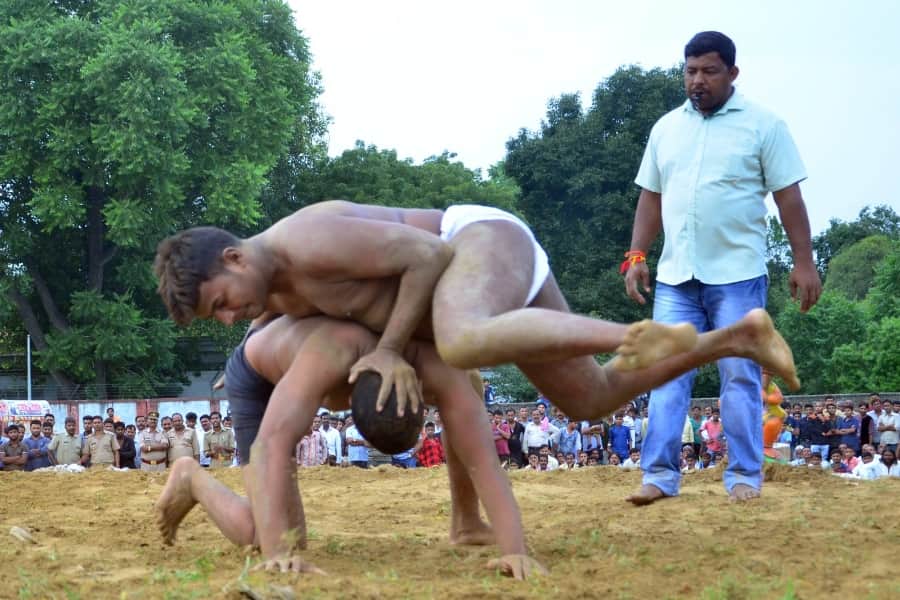  wrestling in a college in Lucknow.