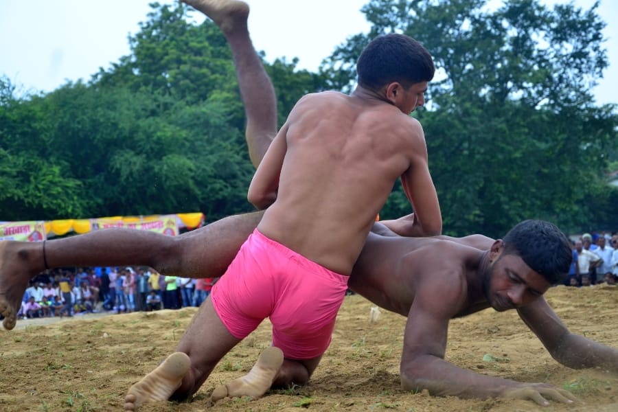  wrestling in a college in Lucknow.