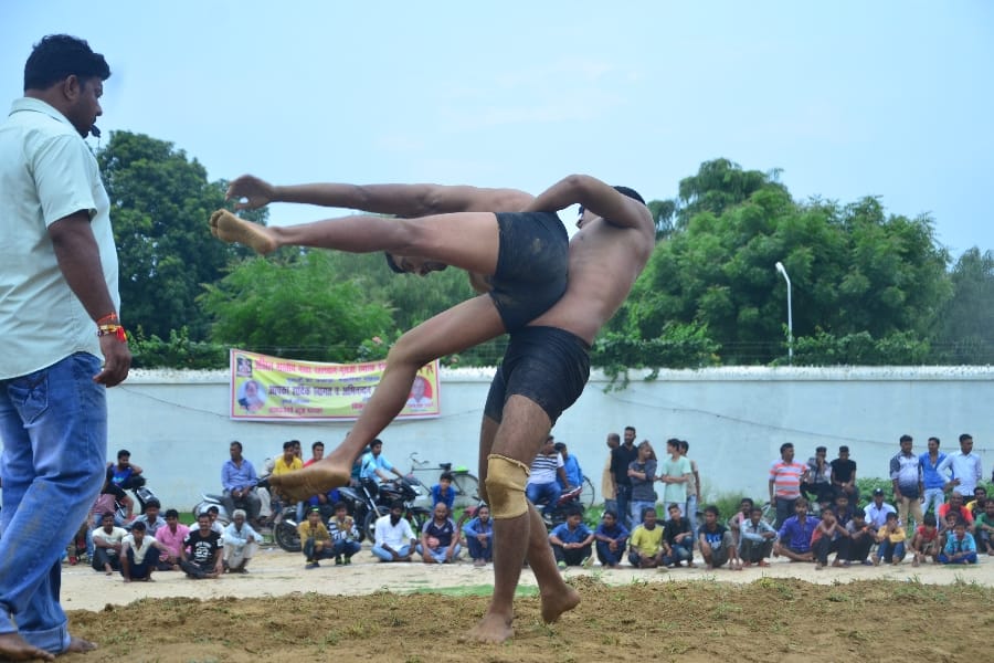 Shamli wrestlers win medals in National Wrestling Competition