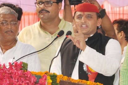 akhilesh yadav says UP government should make new law for shikshamitra.