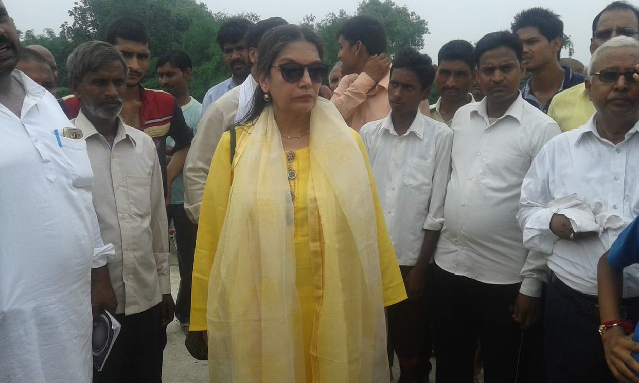 Shabana reached the chicken center