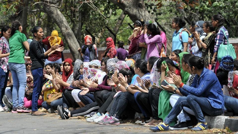 chandigarh stalking case, amar ujala survey report, girls are not safe in chandigarh