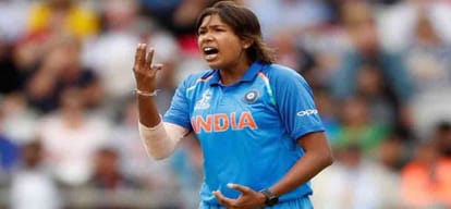 jhulan asked coach to drop her from world cup starting eleven