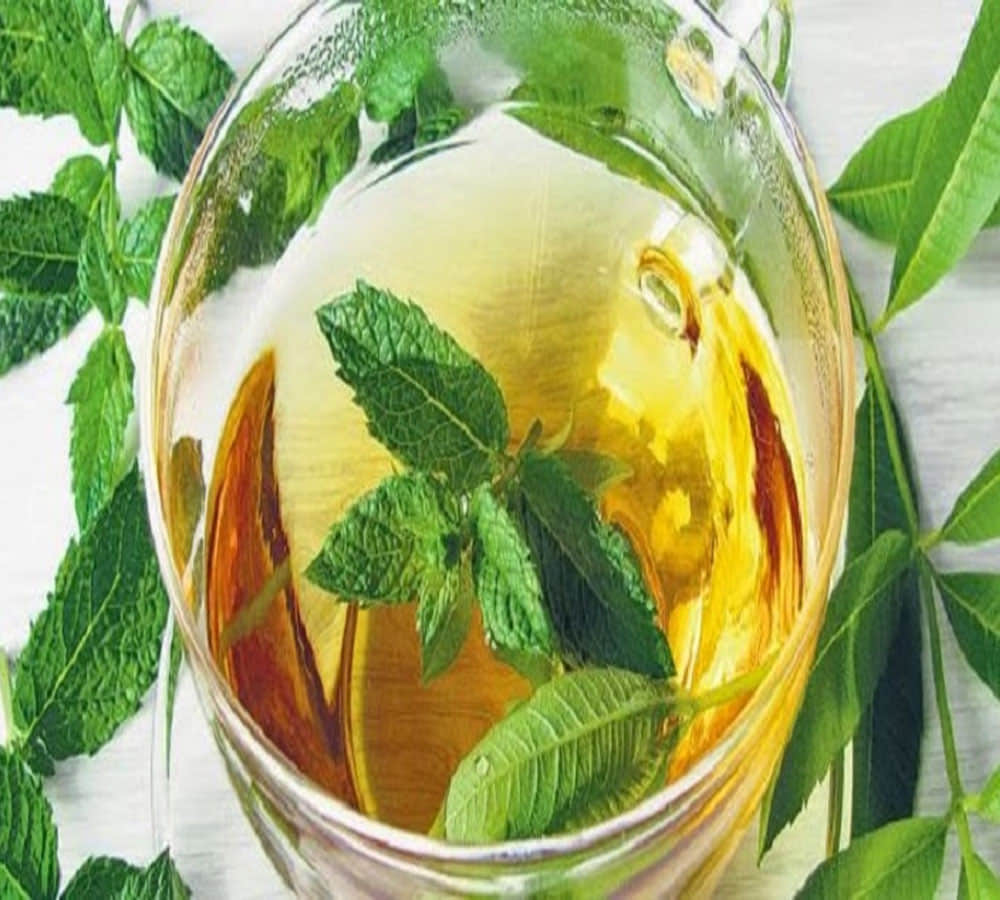 for glowing and blemish free skin mix these things in your drinking water