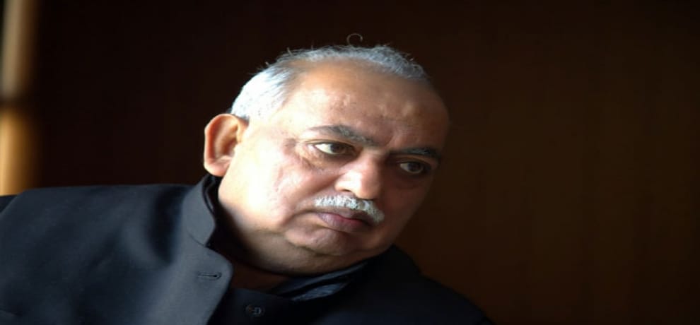 Poet Munawar Rana says Pen is for writing truth Telling truth and writing the truth will not stop