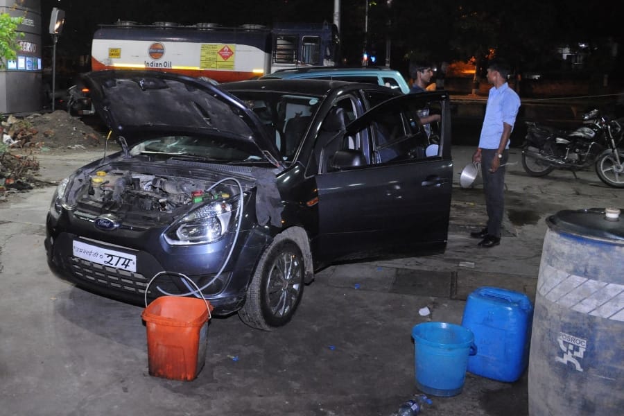 petrol pump distributed water mixed patrol in Lucknow.