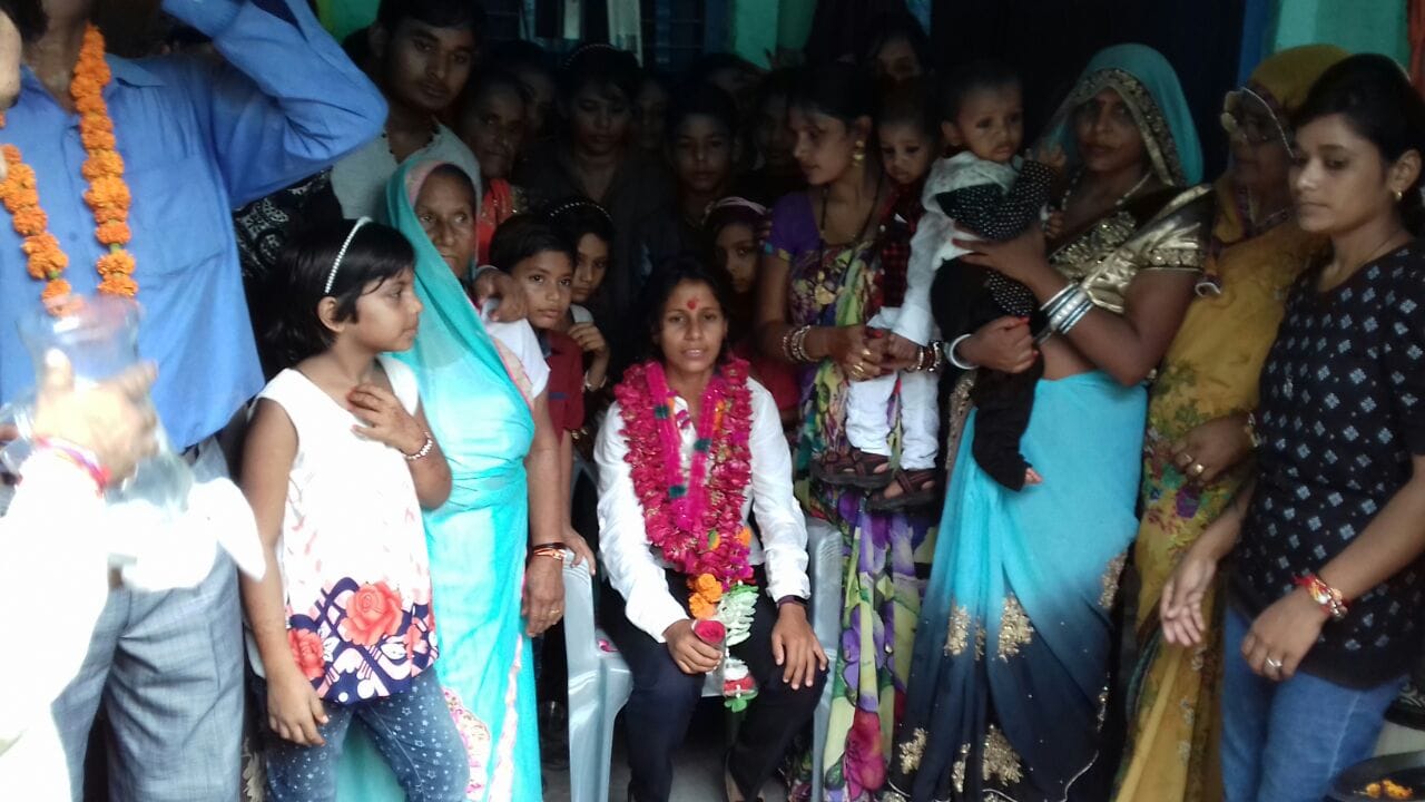 Indian woman cricket team member poonam yadav grand welcome in mainpuri 