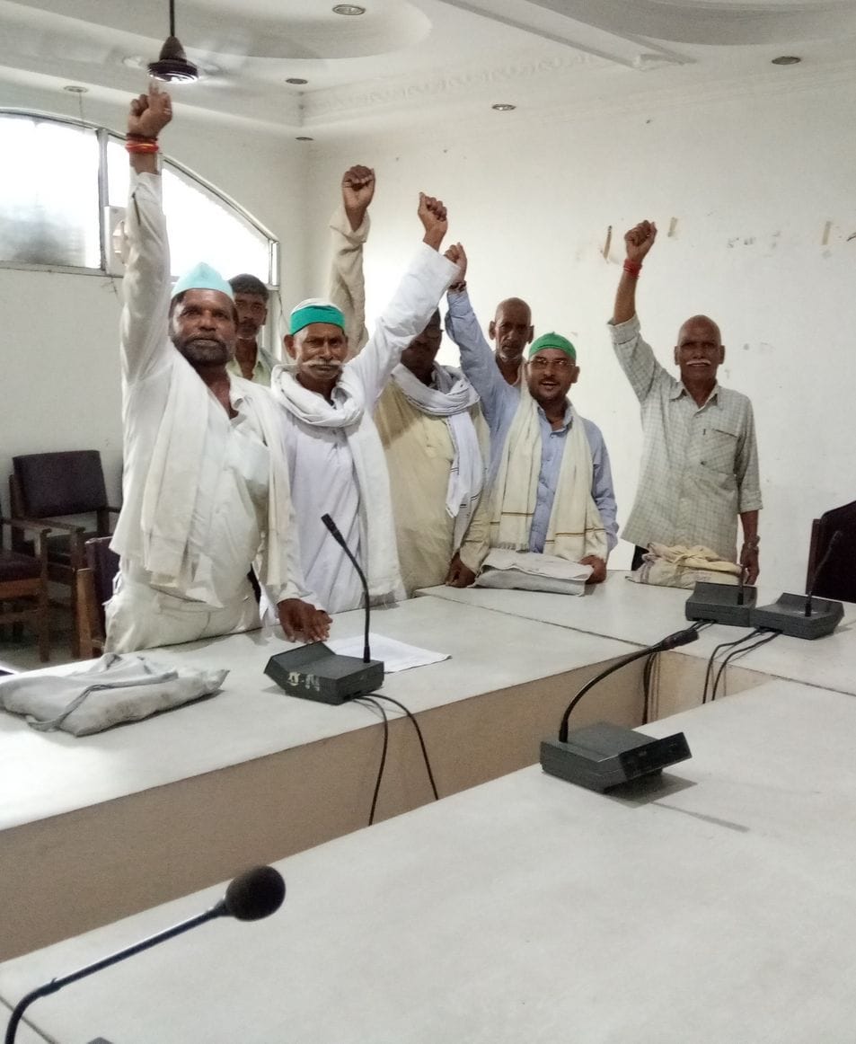 सिंचाई बंधू की बैठक में नहीं पंहुचे अधिकारी