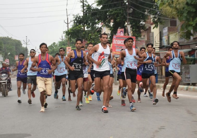 बलिया के अनिल बने पूर्वांचल हाफ मैराथन के चैंपियन
