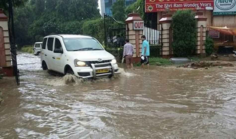 heavy rain in gurugram made record and traffic jam 