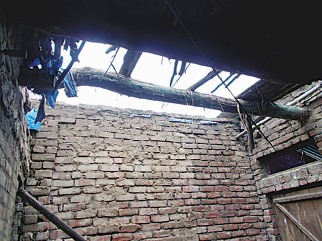 Six crude houses fell after rain, family pressure