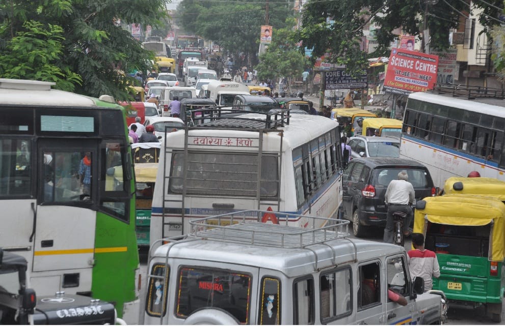Road jaam in city